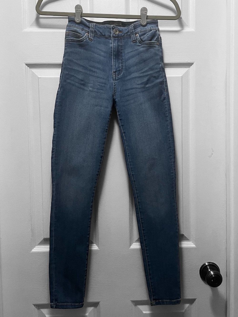 Kendall & Kylie The Kontour High-Rise Skinny Jeans